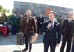 Крепка броня и танки наши быстры!