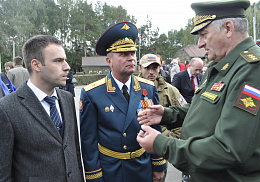 Награждение руководителя компании на 75-ти летии в/ч89547